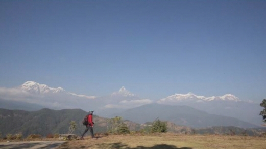EBS1은 5~9일 세계적으로 유명한 트레킹 명소 5곳을 소개한다. 사진은 아름다운 히말라야 설산을 감상할 수 있는 네팔 안나푸르나의 푼힐 트레킹.<br>EBS1 제공