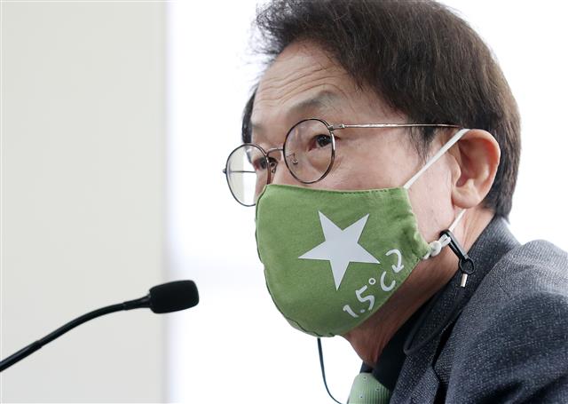 조희연 서울시교육감이 6일 종로구 서울시교육청에서 열린 ‘서울학생, 미얀마 민주화 투쟁에 세계시민으로 연대하다’ 기자회견에서 모두발언을 하고 있다.  서울시교육청은 현재 국제적 이슈가 되고 있는 미얀마 사태를 중심으로 사회 현안에 관해 토론하고 학생들이 다양성, 인권, 평화 감수성을 바탕으로 존중과 연대의 세계시민의식을 함양할 수 있도록 ‘미얀마의 봄을 기다리며’라는 제목의 계기교육 자료를 제작, 학교 현장에 보급한다. 2021.4.6 뉴스1