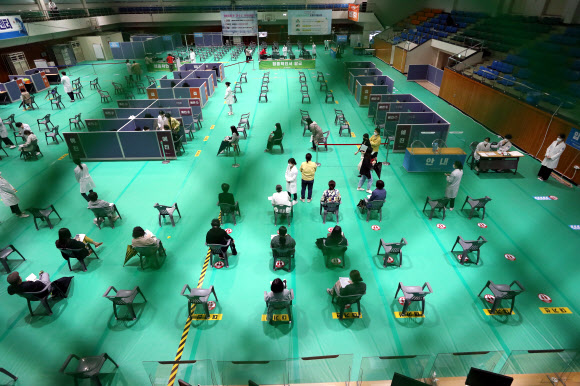 AZ 백신 접종 재개