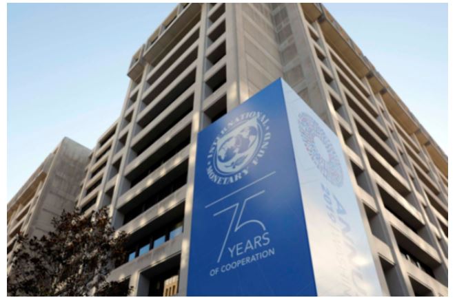 국제통화기금이 한국의 코로나19 팬데믹(대유행)에 대응한 재정지출을 늘린데 따른 가파른 부채 증가에 대해 경고했다. 사진은 미국 워싱턴DC에 있는 IMF 본부 건물.트위터 캡처
