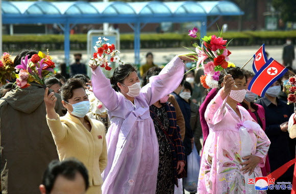 북한 김일성 생일 맞이해 각지서 공연 진행