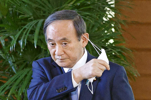 ‘자민당 재보선 전패’ 입장 밝히는 스가 일본 총리