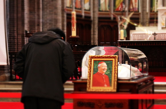 정진석 추기경 일반 신자 조문 시작