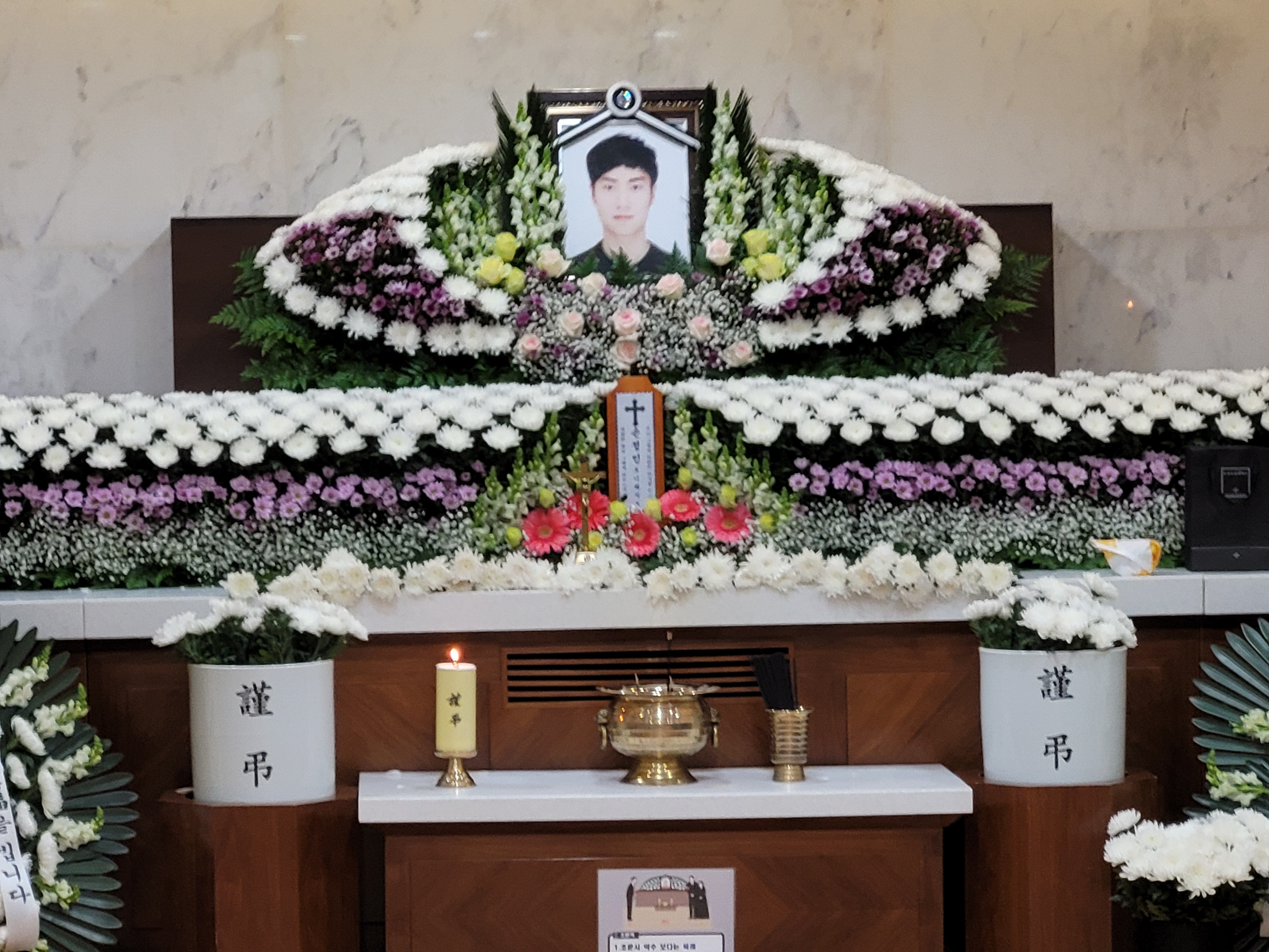 지난달 25일 실종된 뒤 닷새만에 돌아온 고 손정민 씨의 빈소가 서울성모병원에 차려져 있다. 최영권 기자 story@seoul.co.kr