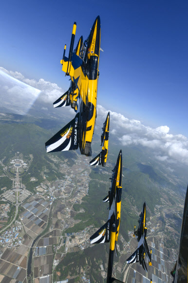 블랙이글스, 어린이날 맞아 독립기념관 상공서 축하비행