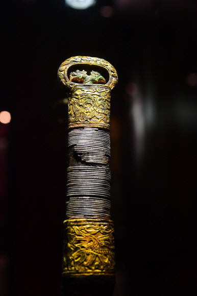 다라국의 상징인 ‘용봉문양고리자루큰칼’.