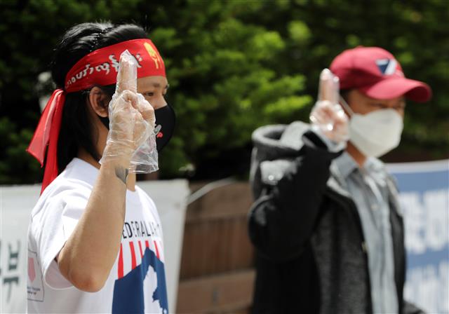 ‘군부 독재 타도, 미얀마에 평화를’