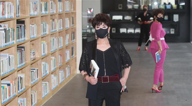 책과 함께하는 패션쇼