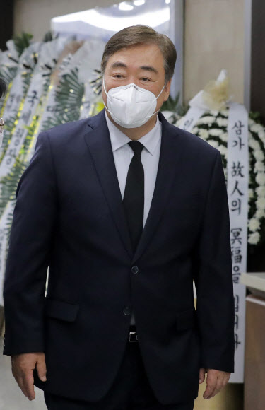 이한동 전 총리 빈소 찾은 싱하이밍 주한 중국대사