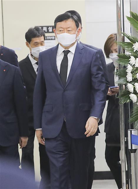 고 이한동 전 총리 빈소 찾은 신동빈 회장