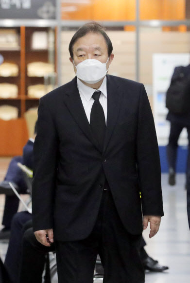 이한동 전 총리 빈소 찾은 정대철