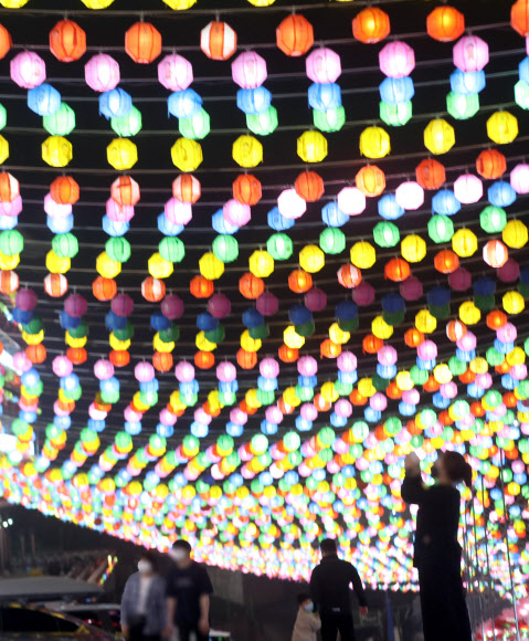 화려한 삼광사 연등