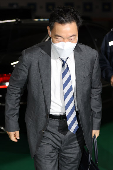 출근하는 김오수 검찰총장 후보자