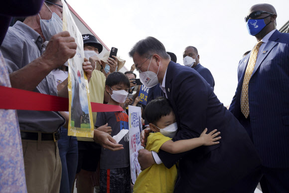 문 대통령, 애틀랜타 교민들과 인사