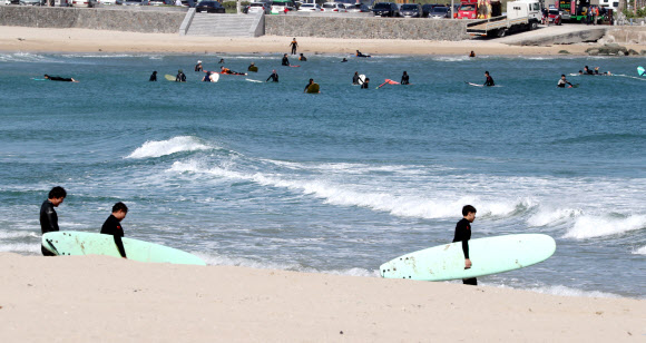 송정해수욕장, 여름이 성큼