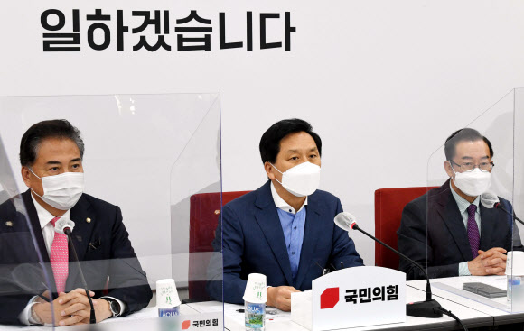 발언하는 김기현 당 대표 권한대행