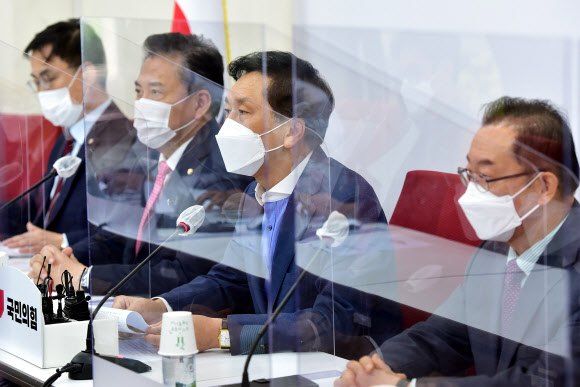 발언하는 김기현 당 대표 권한대행