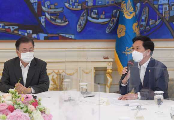 국민의힘 김기현 대표 권한대행이 26일 청와대에서 열린 문재인 대통령과 여야 대표 오찬간담회에서 발언하고 있다.  2021. 5. 26 도준석 기자 pado@seoul.co.kr