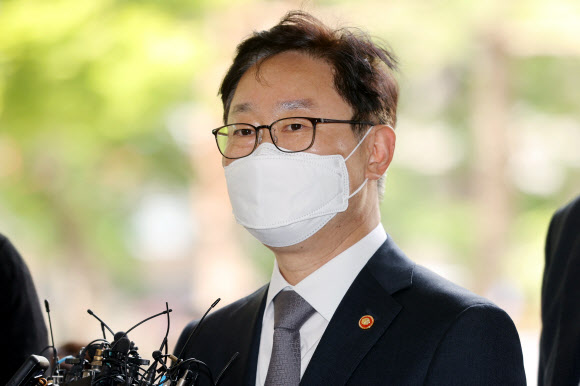 박범계, ‘패스트트랙 충돌’ 재판 출석