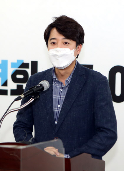 대구시당에서 기자간담회 하는 이준석