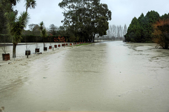 30일(현지시간) 뉴질랜드 캔터베리의 애시버튼이 홍수로 물에 잠겨있다. AFP 연합뉴스
