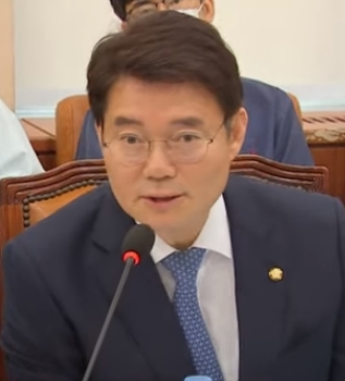 김수흥 민주당 국회의원 