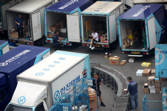 택배물류센터의 오전 작업