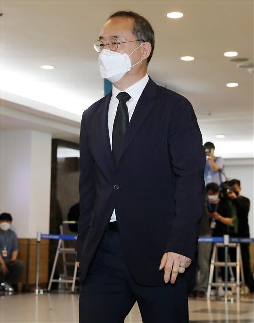 이용수 前 위원장 ‘착잡한 표정으로’