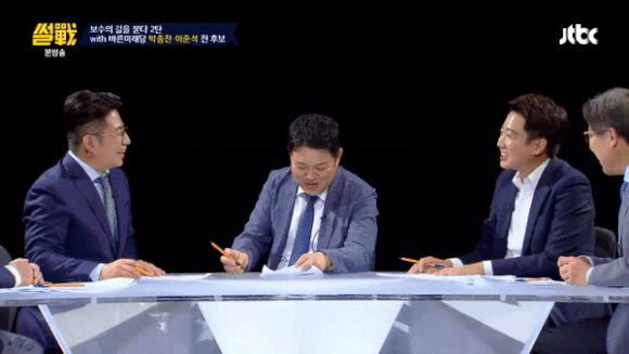 2018년 7월 방송된 ‘썰전’ 277회.  JTBC 유튜브 캡처