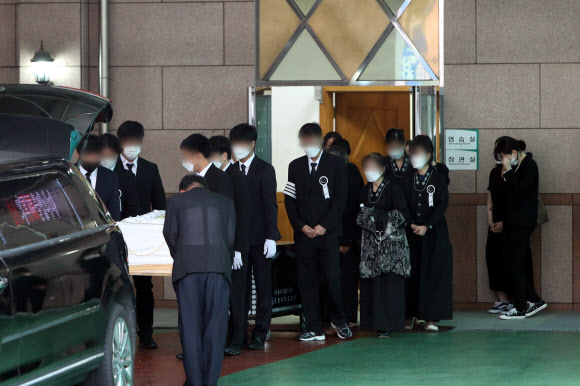 철거건물 붕괴참사 피해자, 첫 발인