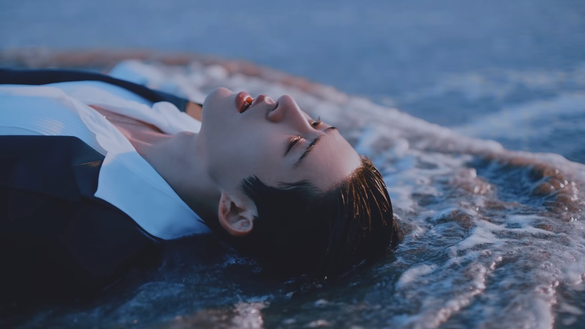 비아이 ‘해변’ 뮤직비디오 캡처