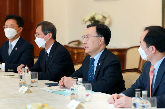 발언하는 문승욱 산업장관