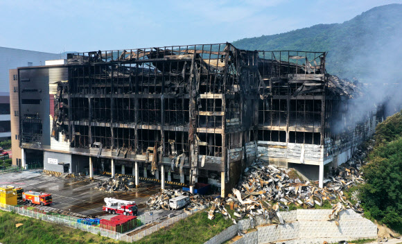 뼈대 드러낸 쿠팡 덕평물류센터