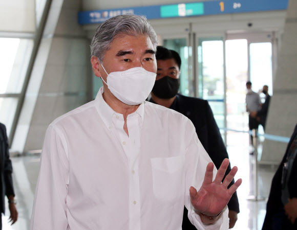 출국하는 성 김 미국 국무부 대북특별대표