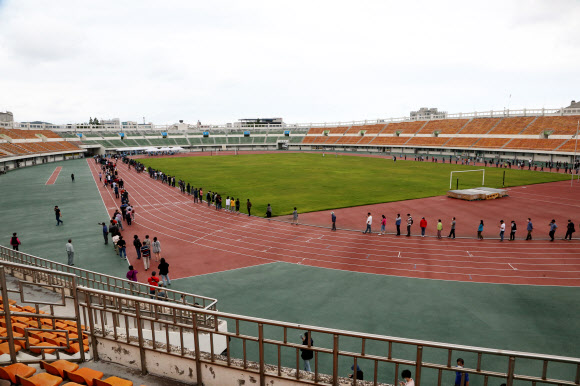 포항시민 수백명 검사 대기