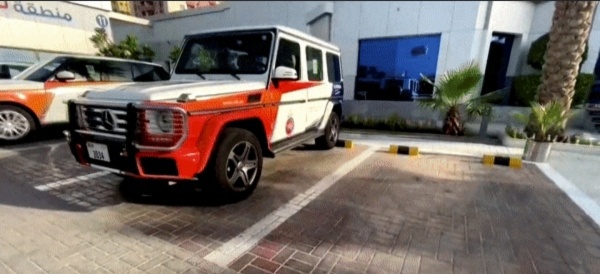 두바이의 한 운전학원이 슈퍼카로 운전 연습하는 강좌를 개설했다. 로이터통신 트위터 캡처