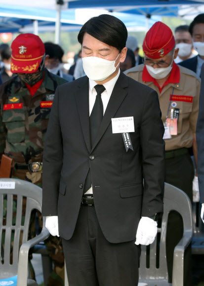 백선엽 장군 1주기 추모행사 참석한 안철수 대표