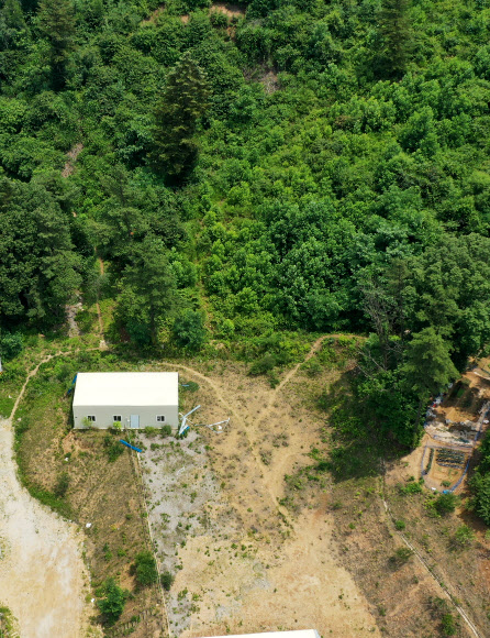 28일 오후 김기표 전 청와대 반부패비서관이 소유한 경기도 광주시 송정동 토지 모습.  김 비서관은 지난 27일 부동산 투기 논란에 휩싸여 사퇴했다. 2021.6.28  연합뉴스