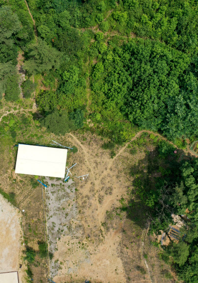 28일 오후 김기표 전 청와대 반부패비서관이 소유한 경기도 광주시 송정동 토지 모습.  김 비서관은 지난 27일 부동산 투기 논란에 휩싸여 사퇴했다. 2021.6.28  연합뉴스