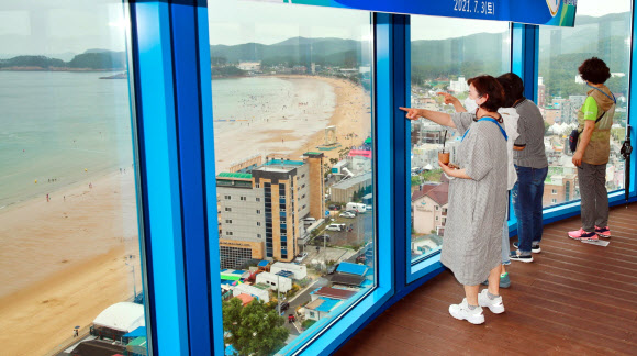 만리포해수욕장 한눈에…전망타워 완공