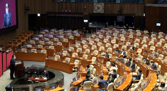 예산결산특별위원장으로 선출된 뒤 인사말하는 박홍근 의원