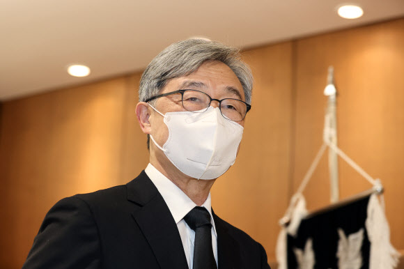 부친 빈소 향하는 최재형 전 감사원장