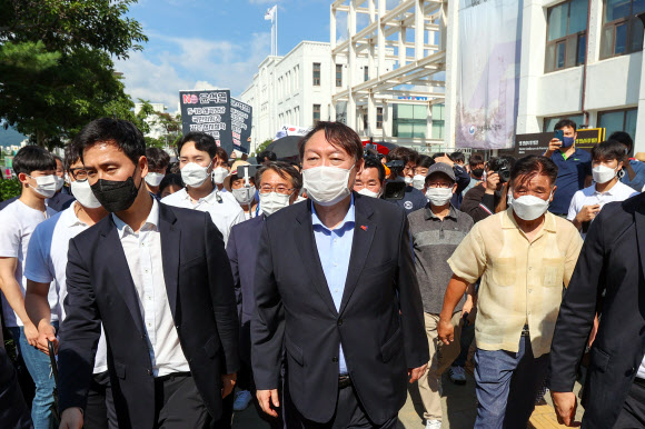 5?18 역사현장 찾은 윤석열에 학생단체 항의