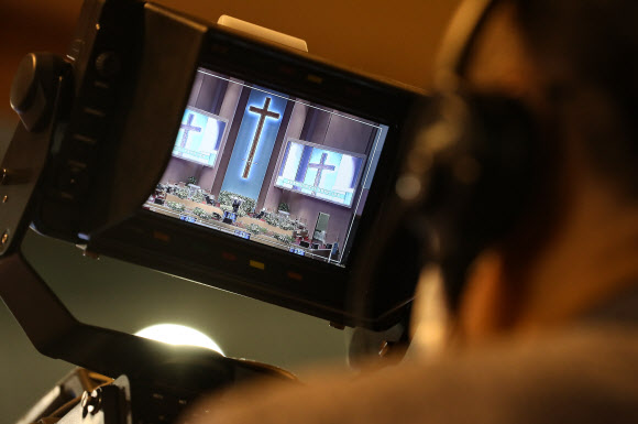 주일 예배, 비대면 영상으로