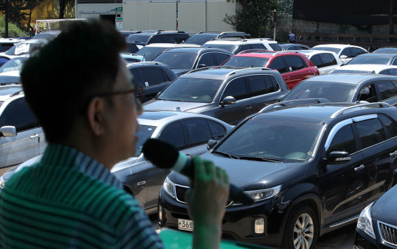 차 안에서 드리는 예배