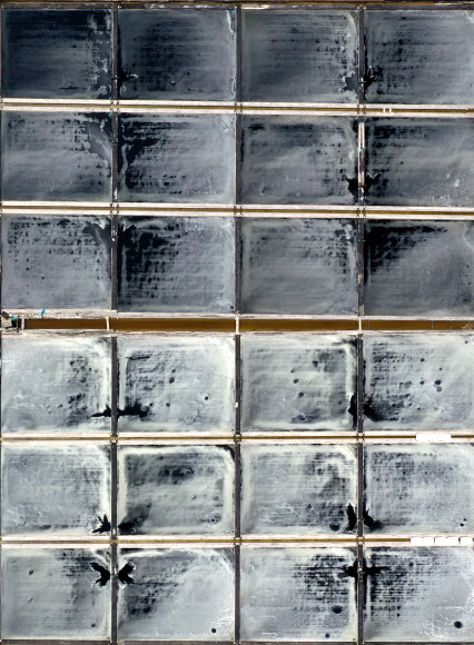 27일 오후 전남 신안군 증도면 태평염전에 소금결정이 맺히고 있다. 2021.7.27  연합뉴스