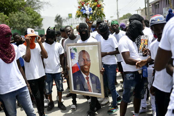 폭력조직과 정치… 끝나지 않은 아이티 대통령 암살 정국 