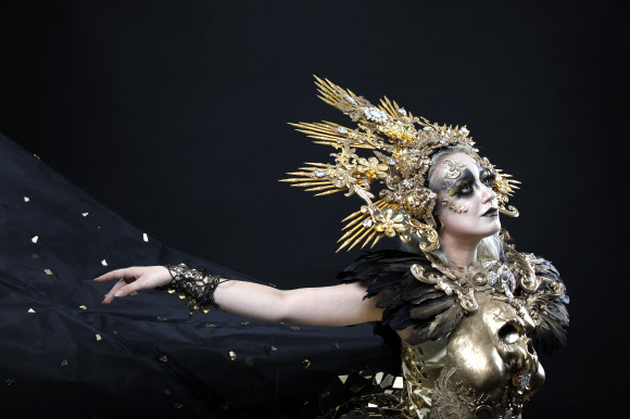 지난 19일부터 24일까지 온라인으로 진행된 ‘2021 월드 바디페인팅 페스티벌’ 크리에이티브 메이크업 부문에 참가한 SBS아카데미뷰티스쿨 범계캠퍼스(대표 김희수) 소속 조다흔 아티스트의 모델. 2021.7.29  (사)한국분장예술인협회 제공