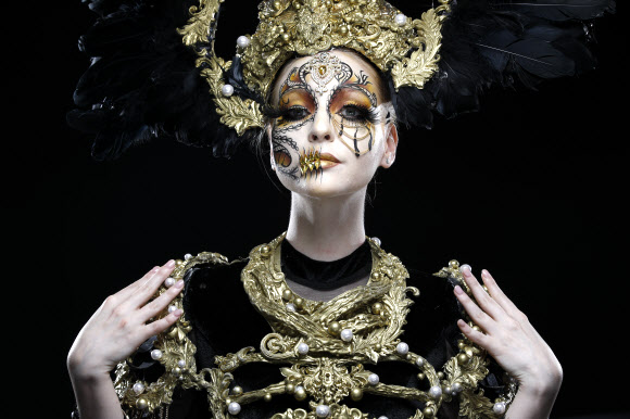 지난 19일부터 24일까지 온라인으로 진행된 ‘2021 월드 바디페인팅 페스티벌’ 크리에이티브 메이크업 부문에 참가한 SBS아카데미뷰티스쿨 범계캠퍼스(대표 김희수) 소속 박진아 아티스트의 모델. 2021.7.29  (사)한국분장예술인협회 제공