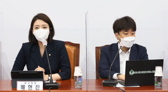 국민의힘 배현진 최고위원이 29일 오전 서울 여의도 국회에서 열린 최고위원회의에서 모두발언을 하고 있다.2021. 7. 29  김명국 선임기자 daunso@seoul.co.kr